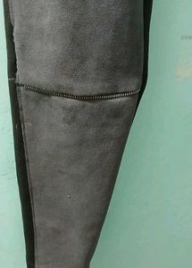 Black Zipper Accent