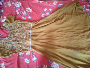 Elegant Embroidered Kurti