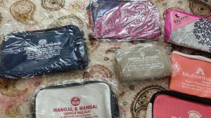 New Zip Purses Set Of 12
