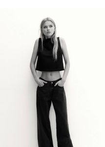 Chic Black Sleeveless Top
