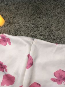 Designer&#39;s Formal Dress In Pink Colour 🩷🤍🤍