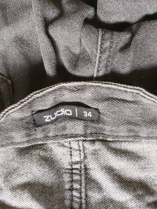JEANS • ZUDIO
