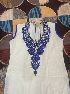 Elegant White &amp; Blue backless Kurta