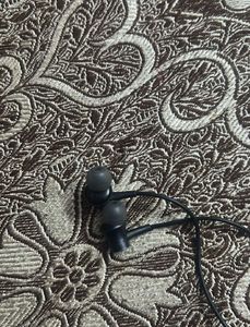 Mi Earphones And Zebronics Splitter For Iphone