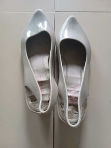 Elegant Slingback Flats