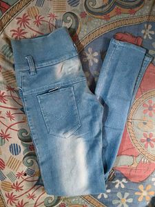 Cute Black Tank Top &amp; Light Bule Jeans🫶🏻🎀