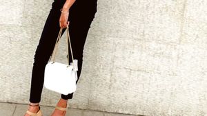 White Sling Bag With Chain 🤍 totally New