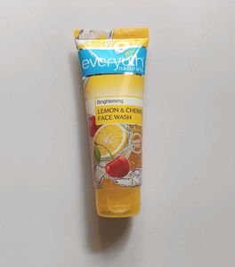 Everyuth Naturals Facewash💫
