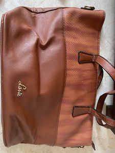 New Lavie Handbag With Multiple Pockets