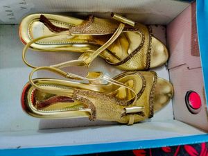 Heel Sandle,colour Golden