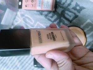 viral foundation..primer foundation n compact