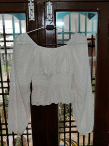 White Of ShoulderTop With Balloon Sleeves ✨