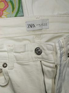 🔥 Original ZARA Brand White Bell Bottom Style Jeans🔥