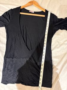 Black Deep V-Neck Long Sleeve Top