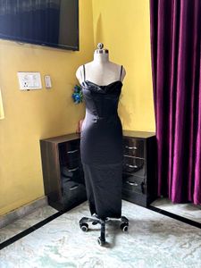 Elegant Black Midi Dress