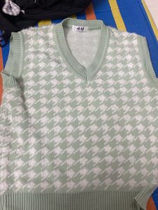 H&M Mint Green Houndstooth Sweater Vest