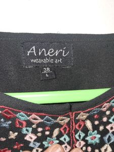 Aneri L Size 38 Black Embroidered Kurti