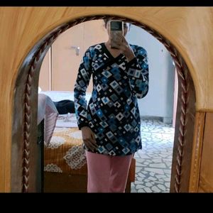 warm gym wear top for women