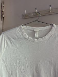 H&amp;m Tshirt