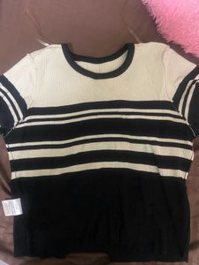 Black And White Vanhusen New Top