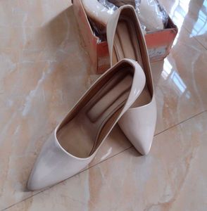 Cream Color heels Bellies