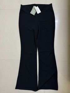 SALE ✨H&amp;M Flarred Leggings