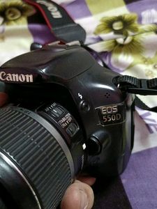 Professional Canon D 550 Canera