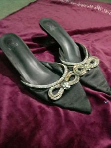 Elegant Heels with Bow Detail