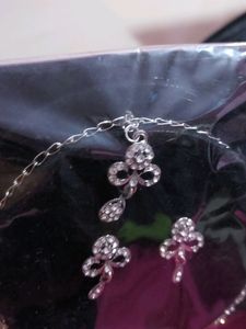 pendent set