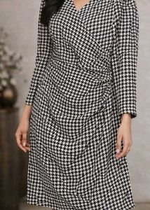 Chic Houndstooth Print Wrap Dress