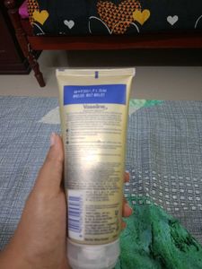 Vaseline Gluta Hya Serum In Lotion