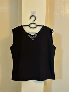 Black Sleeveless Blouse