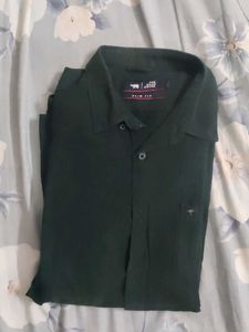 Full Hands Green Shirt