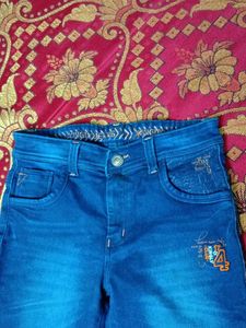 NEW BOYS BLUE COLOUR JEANS WITHOUT WEAR ONCE