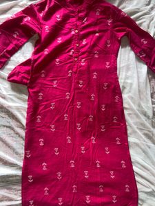 Pink ethnic kurti with white floral print