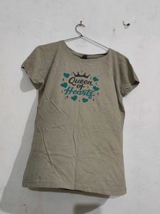 Queen of Hearts Tee