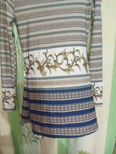 Top With Long Sleves In Size M