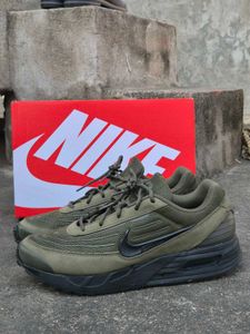 Nike Air Max Verse – Men’s Sneakers (UK 8)