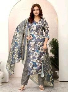 woman printed maternity and feeding kurta set with