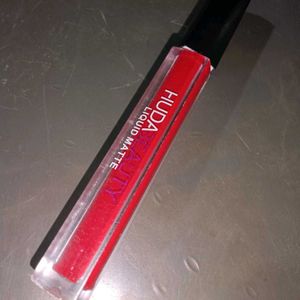 A Matt Liquid Lipstik In Red Colour