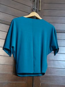 Women&#39;s Cute Cat Patch Loose Fit Casual Top
