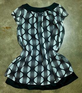 Chic Black &amp; White Top