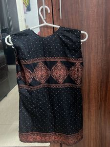 Vintage Print Sleeveless Top Kurti