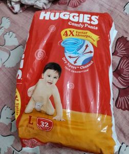 Pack Of 32 Diapers + 3 Feather Diaper Free
