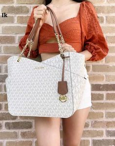 🆕️🔥MK Signature Tote Bag