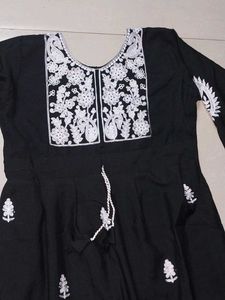 Elegant Black Embroidered Kurta