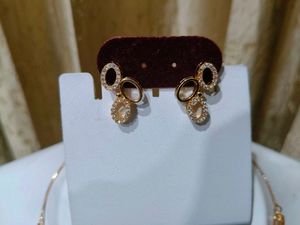 Anti-tranish RoseGold-Tone Necklace &amp; Earrings Set