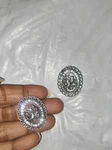Antique Peacock Stud Earrings🦚