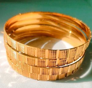 Gold Polish Metal Kangan