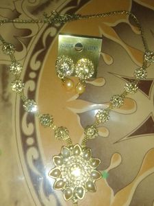 Elegant Necklace &amp; Earring Set